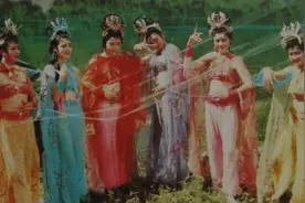 怪不得最早一版《西游记》会被永久禁播，你看看蜘蛛精都穿的啥？图片