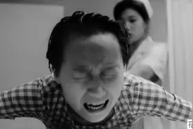无下限摧残女性有多可怕？这部电影太残酷，揭露了女子监狱的黑暗图片