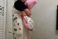 妈妈不在家，11岁女儿要跟爸爸睡，被“狠心”拒绝后女儿表现亮了图片