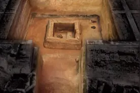 探寻海昏侯的地下金库，山坡大洞散发奇异香气，出土钱币用吨计算图片