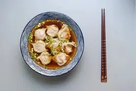 用这种筷子吃饭，小心慢性中毒！你家可能天天在用，看完快换了！图片