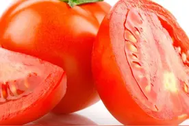 西红柿营养丰富、酸甜可口，但要注意以下6点，以免越吃越伤身图片