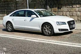 香港最贵豪宅价值25亿，一个月租金百万，这样的豪宅配什么车？图片