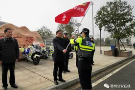 帅！鄂州公安华容铁骑队正式亮相 ！图片