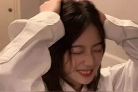 女生接吻时为啥总是“咬人”？这3原因不要太真实，大猪蹄还不懂图片