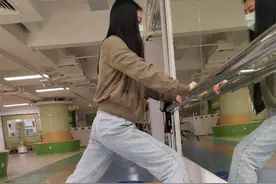 像老师、厨师等久站的职业产生的足跟痛自己该怎样康复锻炼图片