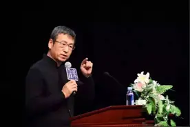 白岩松：娃多吃4种苦，将来方为“人上人”，难怪他儿子那么优秀图片