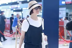 吊带连体裤怎么搭配？三种方法体现不同气质图片
