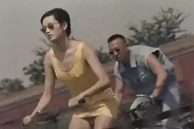 张艺谋拍了一部冯小刚式的黑色幽默，姜文主演，充满了现实荒诞图片