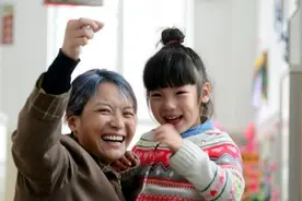 “值班式”带娃成潮流，奶奶姥姥轮番上阵，看似公平但弊端有不少图片