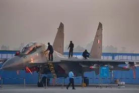 印度空军加强空中巡逻 紧急购买新战机以增强空中力量图片