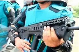 越南真舍得下本钱，为民兵配备先进单兵轻武器，号称“巷战之王”图片