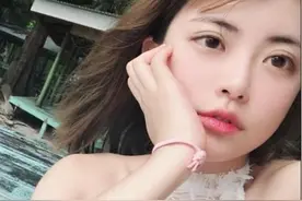 小说：许萧萧眼角滑落的泪水图片