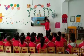 大型地震逃生演练！看看有没有你家娃图片