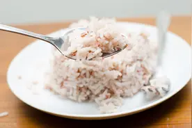 糙米饭热量比米饭更高为何还能减肥，糙米是什么米？壹健康经验图片