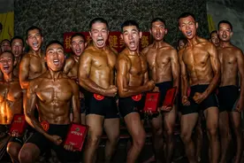 8月8日，瞄准军营“钢铁猛男”！满屏荷尔蒙强势来袭！图片