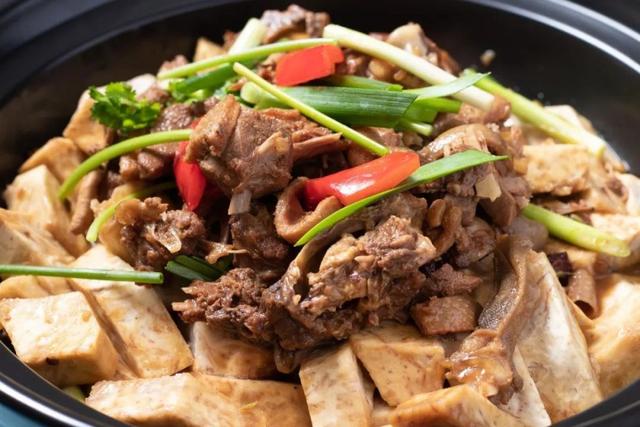 火锅店吃的有黄有稠的花胶鸡锅 2026年火锅店的花胶鸡汤 浓稠