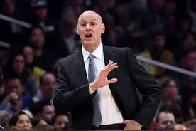 NBA冠军大帅挑衅裁判！公然做拇指向下动作，联盟0容忍必难逃重罚图片