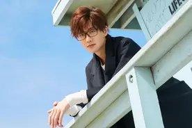 娱乐圈鲜少被提及的神仙友情，许嵩为戚薇写歌，两人还是断臂之交图片