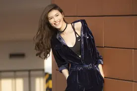 初秋建议多穿“连体衣”，简约唯美舒适自在，轻松穿出时髦气质图片