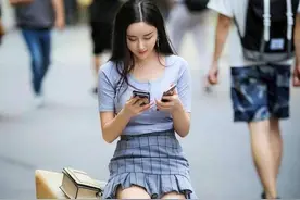 Show街拍｜小姐姐的一字马让我看呆了图片