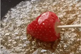 万物皆可糖葫芦！TikTok上的冰糖葫芦观看量近7亿图片