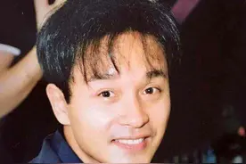 张国荣解码：成名前被人扔帽子委屈流泪，后来有了《默默向上游》图片