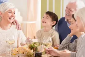 结婚后必须要改口，叫对方父母“爸妈”，谁规定的？图片