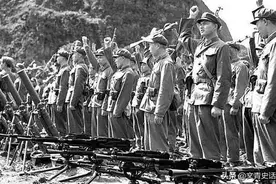 粟司令以大兵团作战闻名，79年尚且健在，为何对越作战不被考虑图片