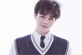 全网首个2500分大神诞生，公认露娜天花板，ID热度超过梦泪图片