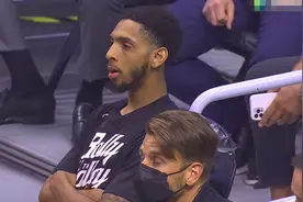 冲突不断！乔治佩恩领技犯，裁判明显犯规不吹，乔治疯狂打铁图片