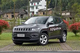 JEEP终于亲民了！配独立悬架+四驱，入门级仅12万多，实在图片