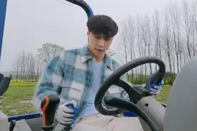 《向往5》里的张艺兴，尴尬与惊喜齐飞图片