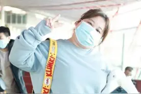 贾玲不能再胖了，2千6卫衣穿成地摊货，体重直逼200斤图片