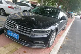 新车落地60万，才开四年就贬值35万，这就是大众辉昂顶配的宿命图片