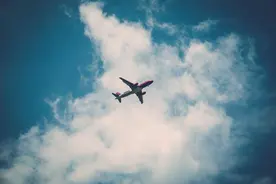 飞机上放的是救生衣而不是降落伞，这究竟是为什么呢？图片