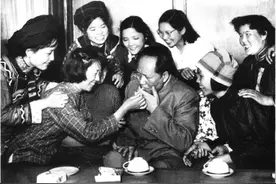 1953年，毛主席出于健康考虑曾戒烟十个月，后来为何又开始吸烟了图片