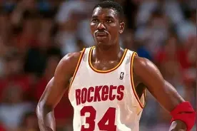 NBA纪实连载19：乔丹时代，94年单核夺冠的奥拉朱旺到底有多强图片