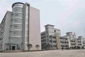 四川省宜宾市工业职业技术学校2020招生简章图片