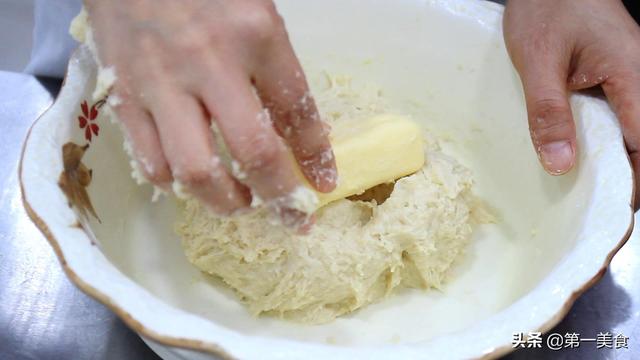 面点师在家做烤面包，配料比例详细，做法简单易学，想做失败都难