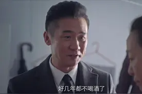 看完《突围》才发现：石红杏临死前林满江拥抱她，竟是最狠的算计图片