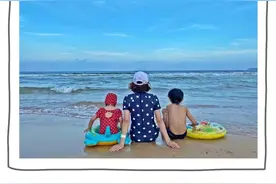 老母亲的照片看着光鲜亮丽，其实裙子下藏了个孩子……图片