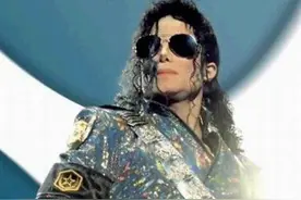 迈克尔·杰克逊（Michael Jackson）曾经让歌坛轰动的男人。图片