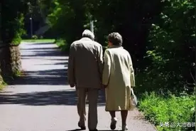 人在做，天在看，永远别嫌弃父母图片