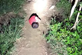 心痛！父亲去世，母亲改嫁，越南男孩只能以马路为家，每天睡马路图片