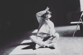他依然是他，不争不抢，不卑不亢，努力前行，却不会错过周边美景图片