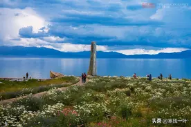 新疆面积最大的湖泊，湖水清澈见底，千百年来没有一条鱼能养活图片