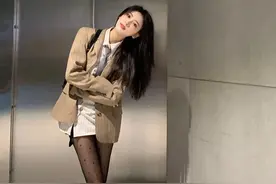 唐馨恬丝袜美照图片