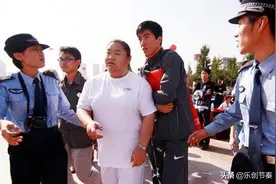 无私奉献！25岁为奥运金牌拼到内脏受损，退役后座驾只有7万元图片