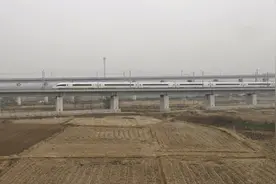 乘坐复兴号高铁，安徽到北京1000公里，只需三个多小时，真快！视频封面